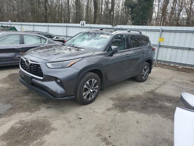 TOYOTA HIGHLANDER 2022 with VIN 5TDGZRBH3NS217266 - Photo from auction