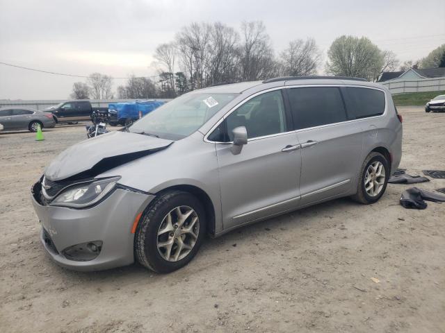 CHRYSLER PACIFICA T 2017 with VIN 2C4RC1BG1HR826937 - Photo from auction