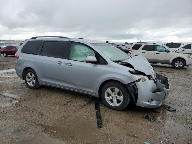 Photo 4 from auction – 2015 TOYOTA SIENNA LE with VIN 5TDKK3DC6FS533212