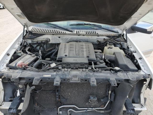 Photo 12 from auction – 2010 LINCOLN NAVIGATOR with VIN 5LMJJ2J5XAEJ05844