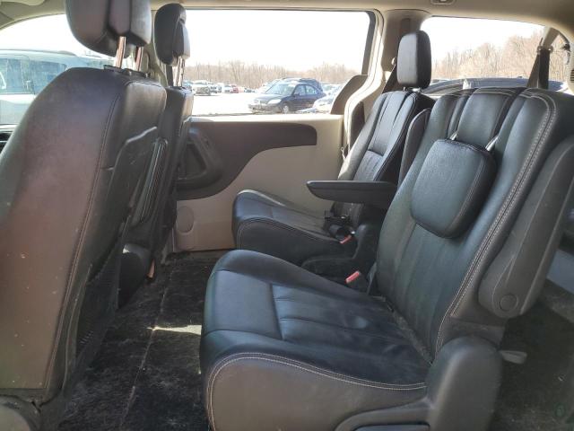Photo 11 from auction – 2016 CHRYSLER TOWN & COU with VIN 2C4RC1BG9GR301106