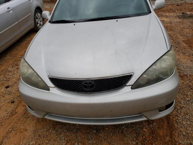 Photo 11 from auction – 2005 TOYOTA CAMRY LE with VIN 4T1BE32K65U989167