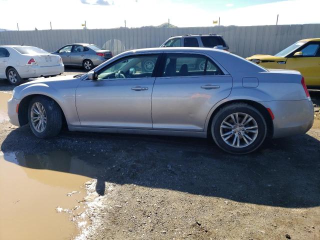 Photo 2 from auction – 2017 CHRYSLER 300 LIMITE with VIN 2C3CCAAG7HH552290