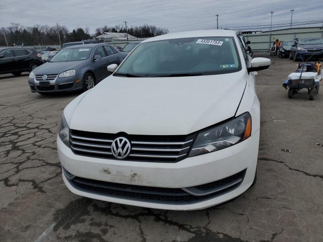 Photo 5 from auction – 2015 VOLKSWAGEN PASSAT S with VIN 1VWAT7A34FC033908