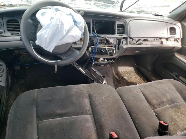 Photo 8 from auction – 2005 FORD CROWN VICT with VIN 2FAFP71WX5X107850