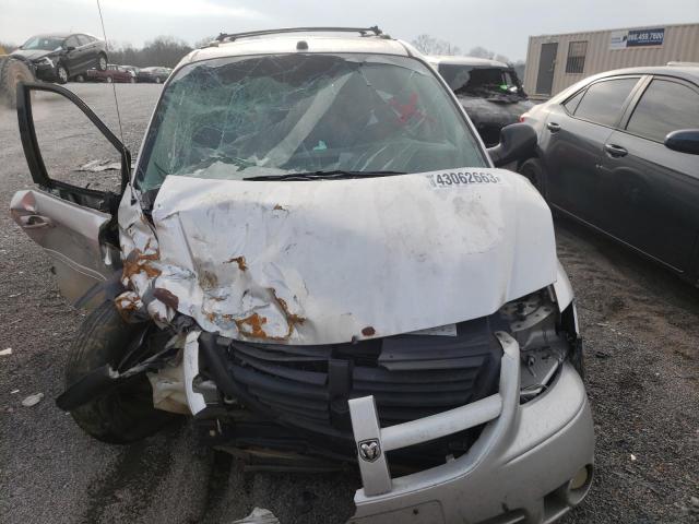 Photo 5 from auction – 2005 DODGE GRAND CARA with VIN 2D4GP44L25R516592