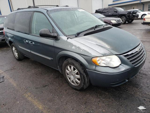 Photo 4 from auction – 2005 CHRYSLER TOWN & COU with VIN 2C8GP54L65R402600