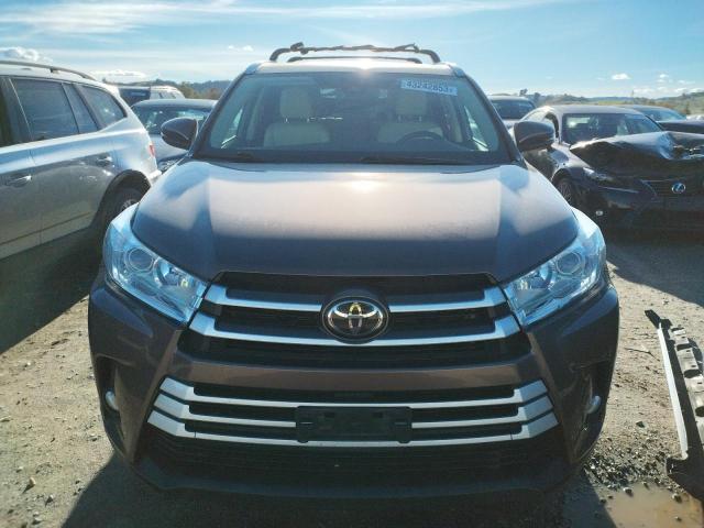 Photo 5 from auction – 2018 TOYOTA HIGHLANDER with VIN 5TDJZRFH6JS845610