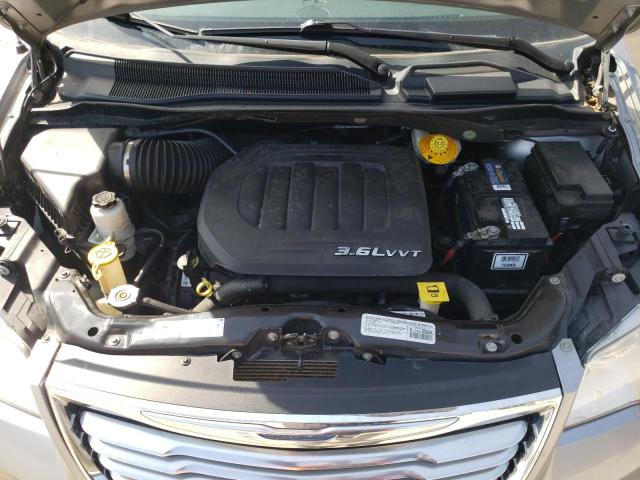 Photo 12 from auction – 2014 CHRYSLER TOWN & COU with VIN 2C4RC1CG9ER460557