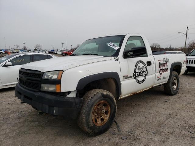 CHEVROLET SILVERADO 2004 with VIN 1GCHK24174E153740 - Photo from auction