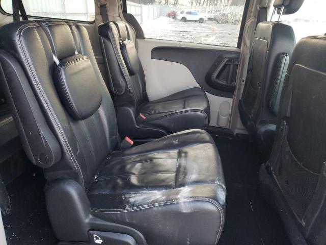 Photo 11 from auction – 2015 CHRYSLER TOWN & COU with VIN 2C4RC1BG6FR608618