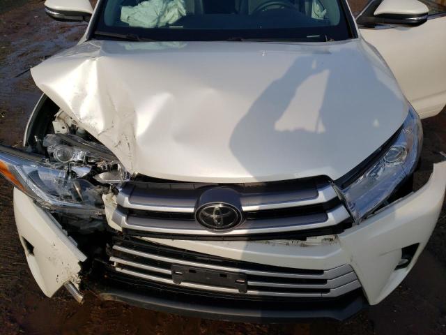 Photo 12 from auction – 2018 TOYOTA HIGHLANDER with VIN 5TDJZRFH2JS523126