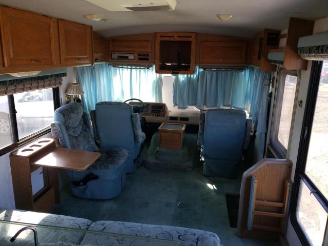Photo 5 from auction – 1995 FLEETWOOD BOUNDER with VIN 3FCMF53G2SJA05028