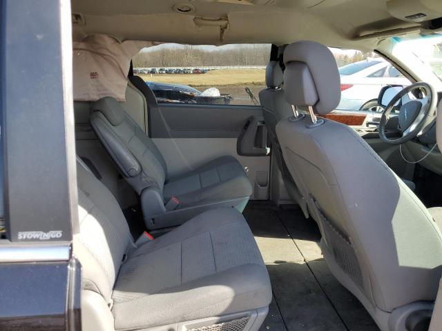 Photo 11 from auction – 2010 CHRYSLER TOWN & COU with VIN 2A4RR5D10AR442484