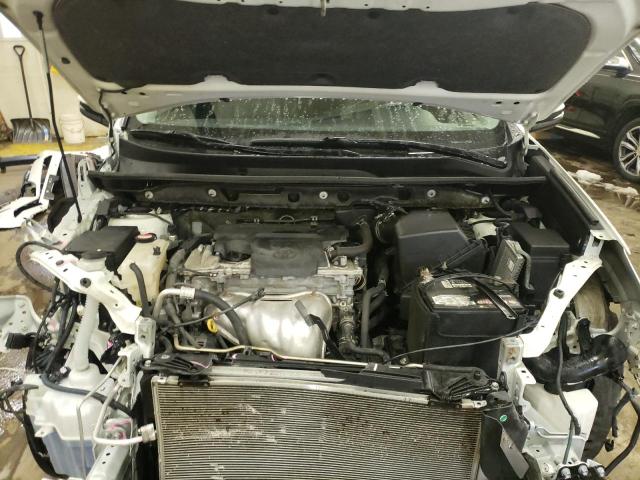 Photo 12 from auction – 2016 TOYOTA RAV4 LIMIT with VIN JTMDFREV0GJ079523