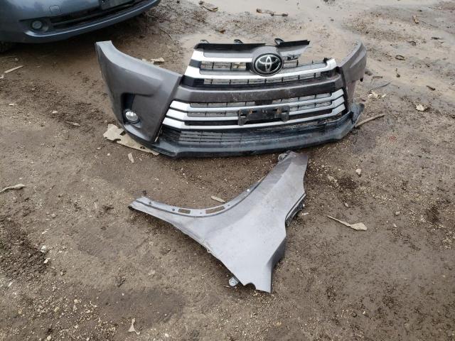 Photo 13 from auction – 2018 TOYOTA HIGHLANDER with VIN 5TDJZRFH9JS841390