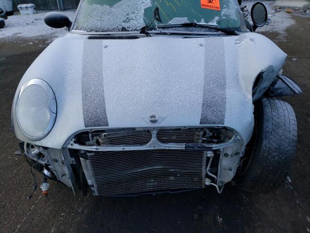 Photo 11 from auction – 2004 MINI COOPER with VIN WMWRC33424TJ56539
