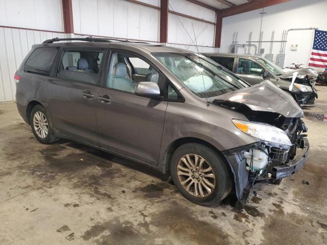 Photo 4 from auction – 2011 TOYOTA SIENNA XLE with VIN 5TDYK3DC6BS055037