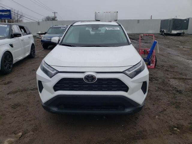 Photo 5 from auction – 2022 TOYOTA RAV4 XLE with VIN 2T3W1RFVXNW203219