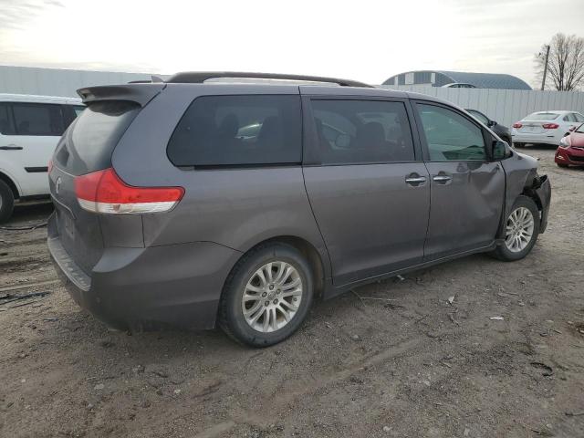 Photo 3 from auction – 2013 TOYOTA SIENNA XLE with VIN 5TDYK3DC4DS358496