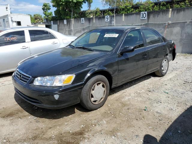 TOYOTA CAMRY CE 2000 with VIN 4T1BG22K0YU945271 - Photo from auction