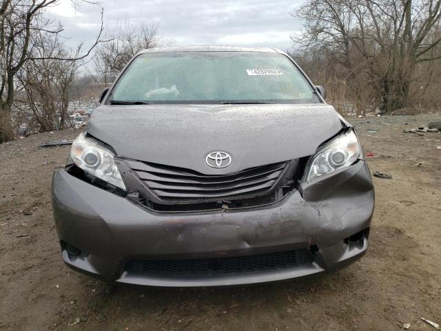 Photo 5 from auction – 2017 TOYOTA SIENNA LE with VIN 5TDKZ3DC0HS886138