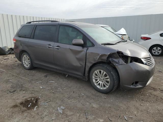 Photo 4 from auction – 2013 TOYOTA SIENNA XLE with VIN 5TDYK3DC4DS358496