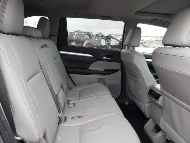 Photo 11 from auction – 2018 TOYOTA HIGHLANDER with VIN 5TDJZRFH9JS841390