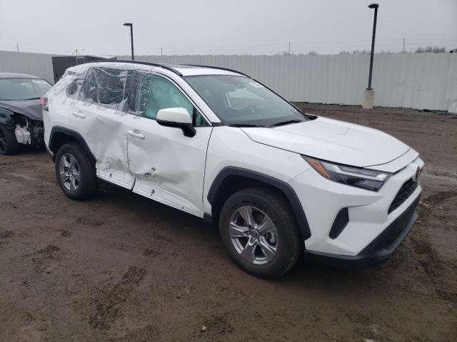 Photo 4 from auction – 2022 TOYOTA RAV4 XLE with VIN 2T3W1RFVXNW203219
