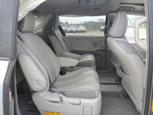 Photo 11 from auction – 2012 TOYOTA SIENNA XLE with VIN 5TDYK3DC5CS182962