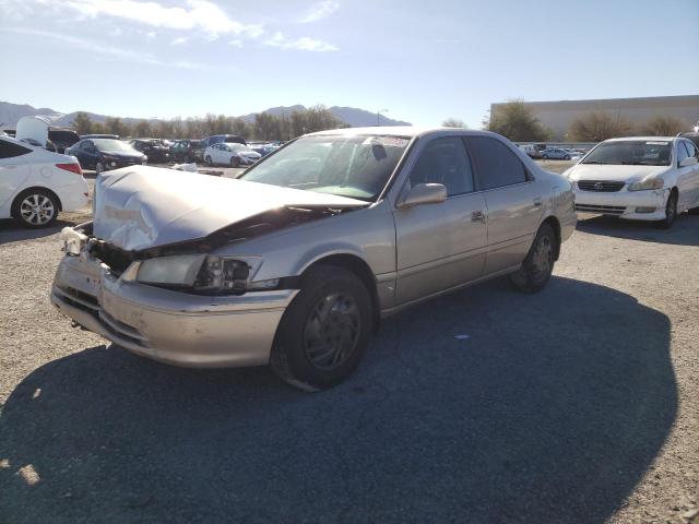 TOYOTA CAMRY LE 2000 with VIN 4T1BF22K4YU947978 - Photo from auction