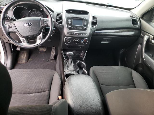 Photo 8 from auction – 2015 KIA SORENTO LX with VIN 5XYKTDA79FG598675