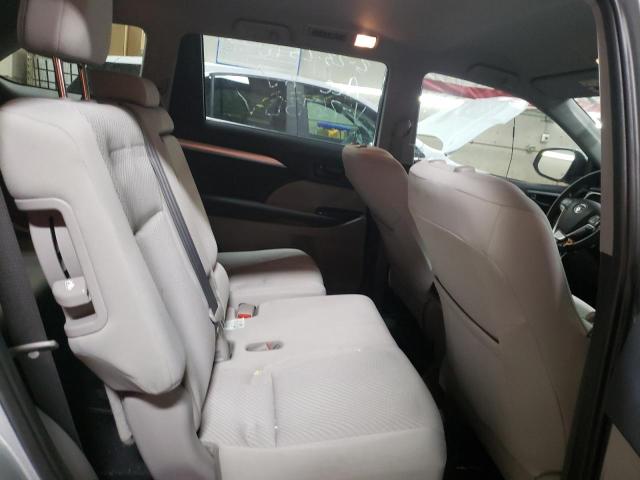 Photo 10 from auction – 2019 TOYOTA HIGHLANDER with VIN 5TDBZRFH8KS932673
