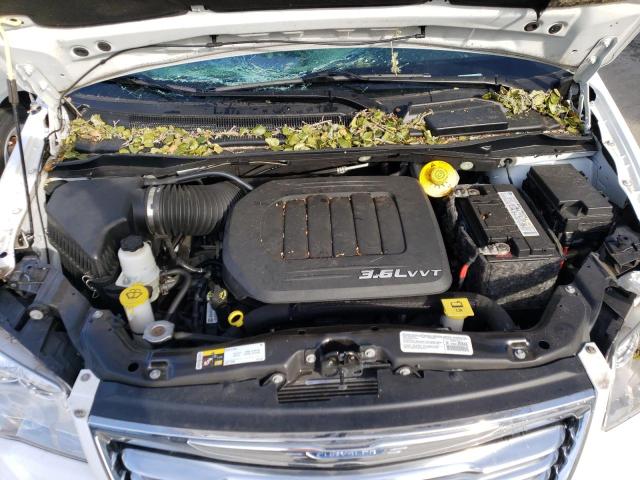 Photo 11 from auction – 2014 CHRYSLER TOWN & COU with VIN 2C4RC1BG3ER219613