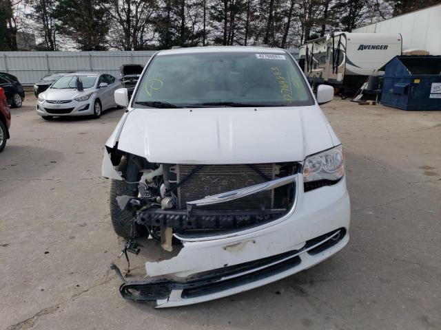 Photo 5 from auction – 2015 CHRYSLER TOWN & COU with VIN 2C4RC1BG9FR522168