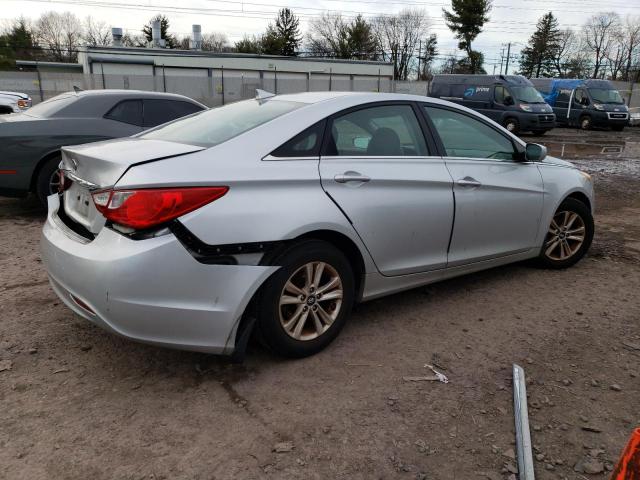 Photo 3 from auction – 2013 HYUNDAI SONATA GLS with VIN 5NPEB4AC4DH676010