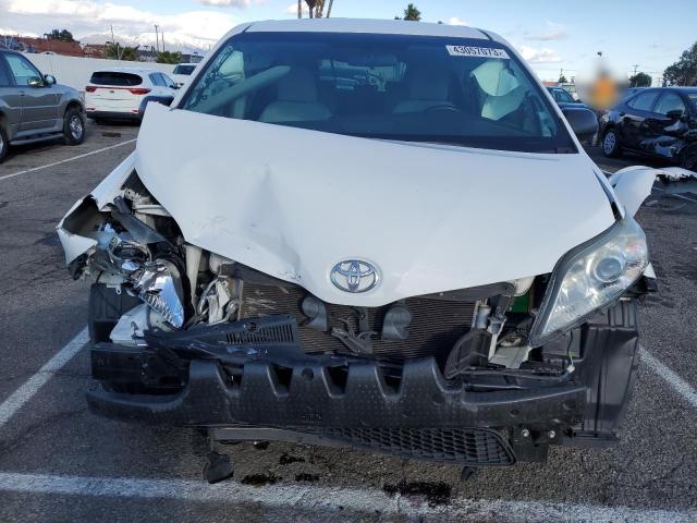 Photo 5 from auction – 2017 TOYOTA SIENNA with VIN 5TDZZ3DC5HS780427