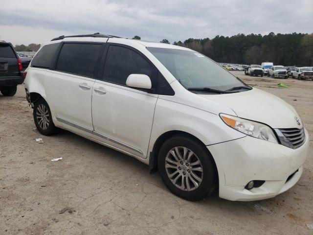 Photo 4 from auction – 2015 TOYOTA SIENNA XLE with VIN 5TDYK3DC7FS596054