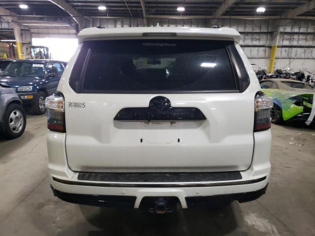 Photo 6 from auction – 2018 TOYOTA 4RUNNER SR with VIN JTEBU5JR6J5564002