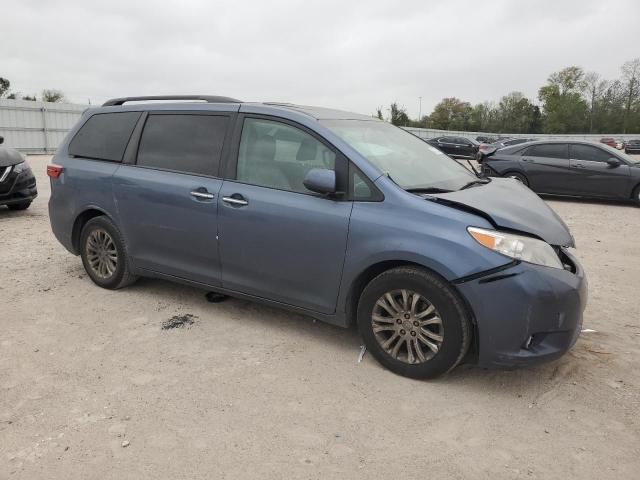 Photo 4 from auction – 2017 TOYOTA SIENNA XLE with VIN 5TDYZ3DC3HS890825