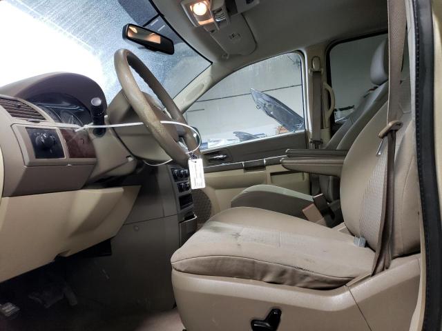 Photo 7 from auction – 2010 CHRYSLER TOWN & COU with VIN 2A4RR2D18AR464117