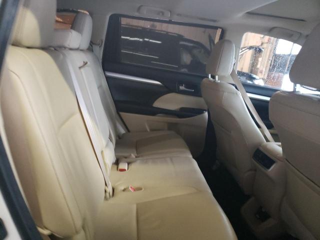 Photo 11 from auction – 2015 TOYOTA HIGHLANDER with VIN 5TDJKRFH2FS214204