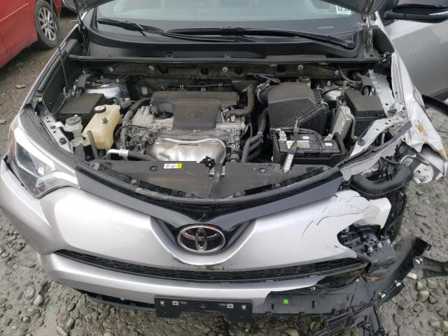 Photo 11 from auction – 2018 TOYOTA RAV4 SE with VIN JTMJFREV0JJ235506