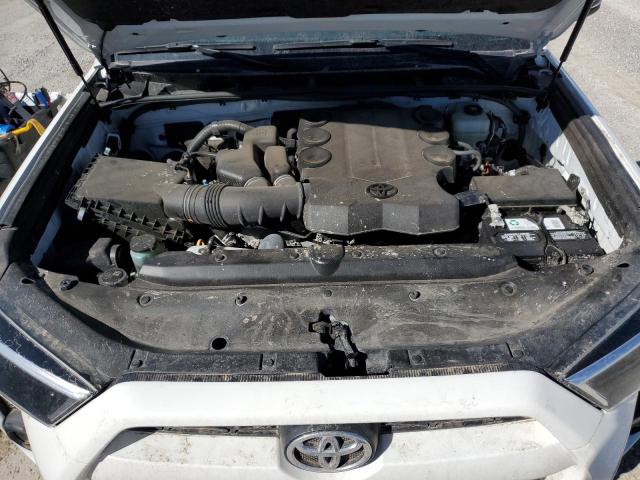 Photo 11 from auction – 2019 TOYOTA 4RUNNER SR with VIN JTEBU5JR1K5713675