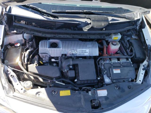 Photo 11 from auction – 2015 TOYOTA PRIUS V with VIN JTDZN3EU7FJ026040