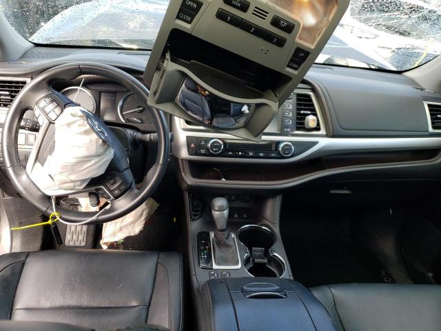Photo 8 from auction – 2017 TOYOTA HIGHLANDER with VIN 5TDJZRFH8HS511024