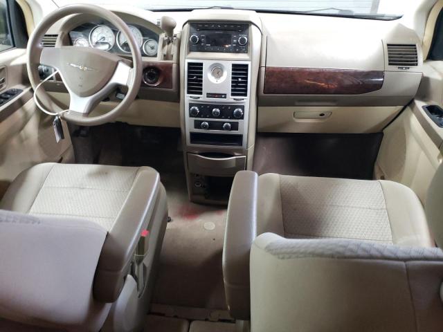 Photo 8 from auction – 2010 CHRYSLER TOWN & COU with VIN 2A4RR2D18AR464117