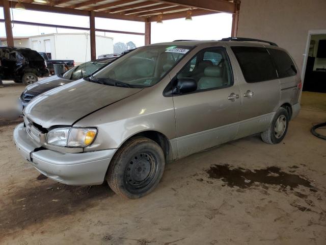 TOYOTA SIENNA LE 2000 with VIN 4T3ZF13C6YU189956 - Photo from auction