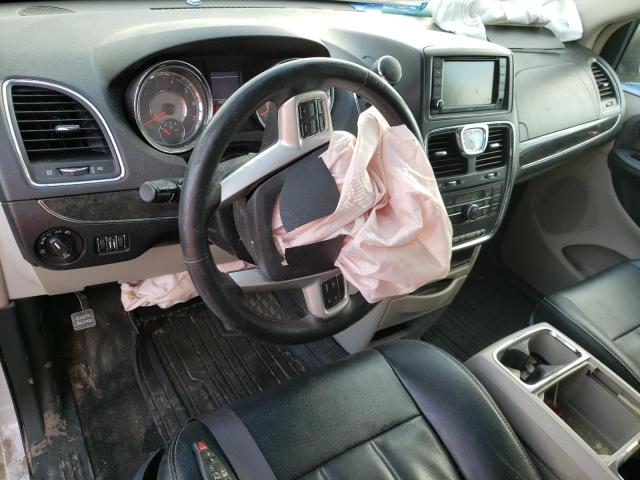 Photo 8 from auction – 2016 CHRYSLER TOWN & COU with VIN 2C4RC1BG3GR231005