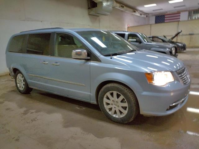 Photo 4 from auction – 2012 CHRYSLER TOWN & COU with VIN 2C4RC1CGXCR411400